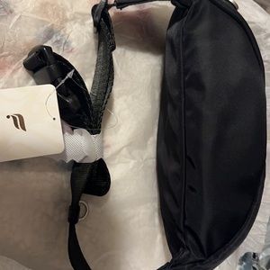 Fabletics Fanny pack. Black. New with tags.